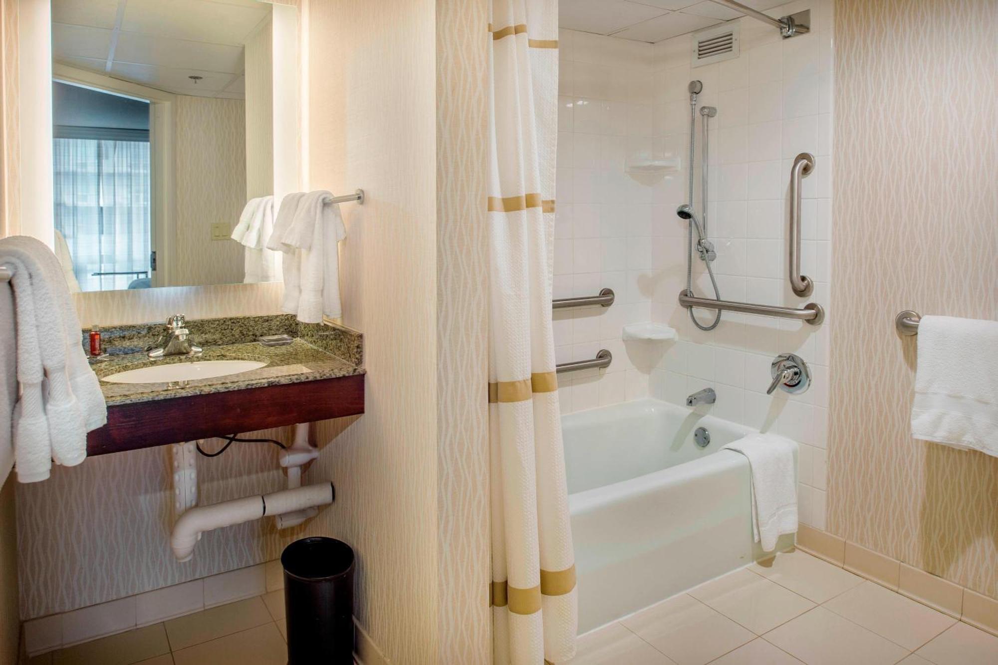 Standard Guest room 1 King
